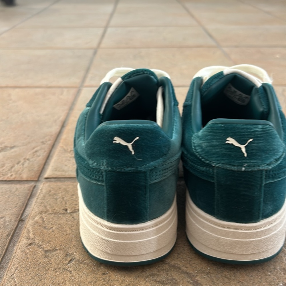 Puma Mayze velvet Green and White Sneakers with Skate-Inspired Design